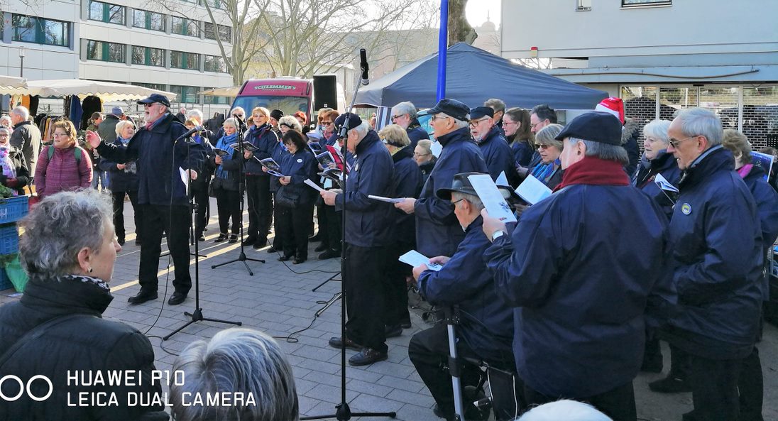 Weihnachtslieder auf dem Baltasar Neumann Platz 30.11 2